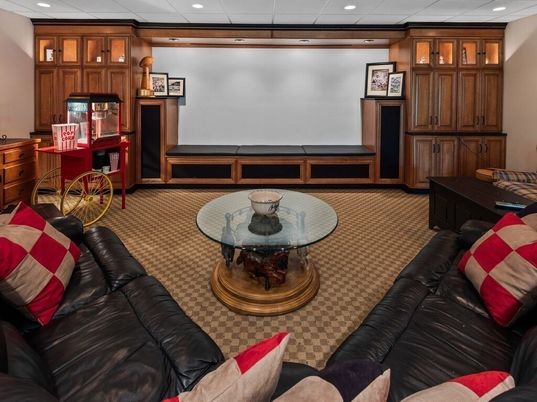 Interior, Living room, Projection Screen, Recessed Lighting, Theatre Room