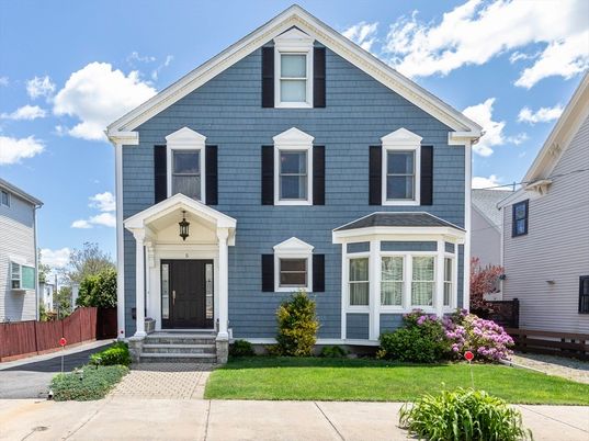 Exterior, Facade, Queen Anne Victorian