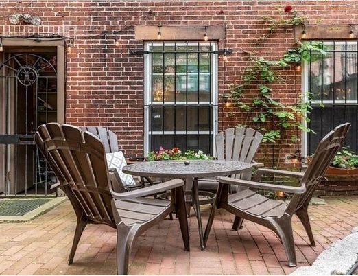 Dining room, Exterior