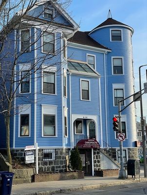 Exterior, Facade, Queen Anne Victorian