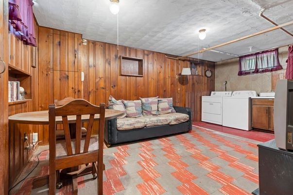 Interior, Washer, Wooden Walls