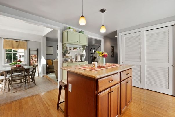Dining room, Interior, Kitchen, Pendant Lights, Recessed Lighting, Wood Texture Flooring