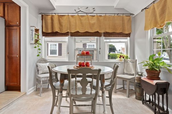 Dining room, Interior