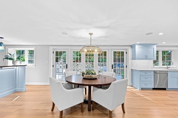 Dining room, Interior, Kitchen, Pendant Lights, Recessed Lighting, Wood Texture Flooring