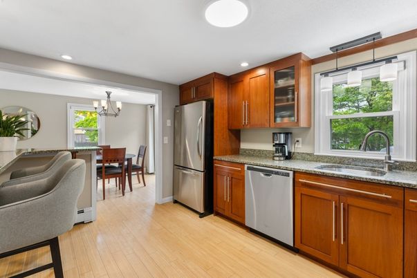 Chandelier, Dining room, Interior, Kitchen, Recessed Lighting, Wood Texture Flooring