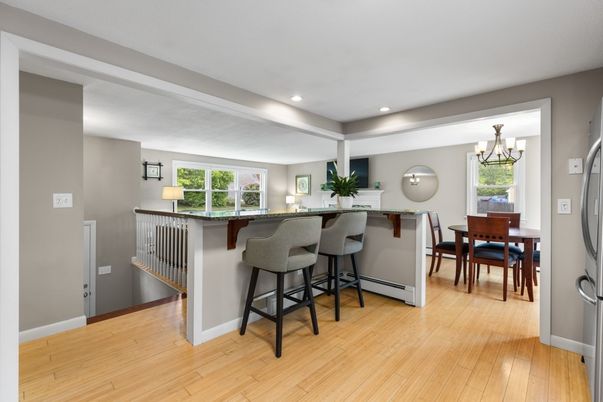 Chandelier, Dining room, Interior, Recessed Lighting, Wood Texture Flooring