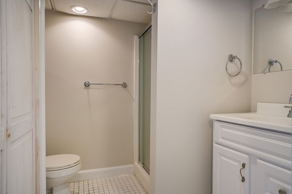 Bathroom, Interior, Recessed Lighting