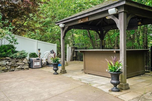 Exterior, Hot Tub