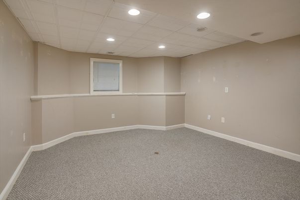 Empty room, Interior, Recessed Lighting
