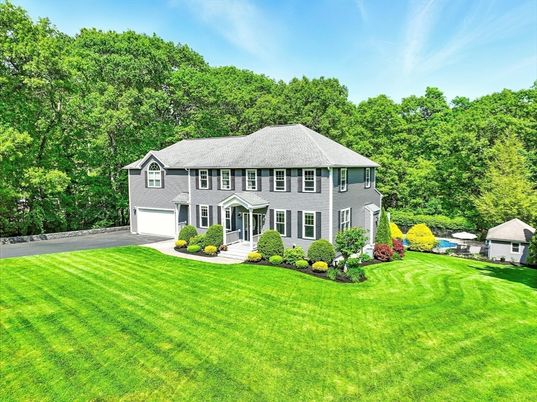 Attached, Backyard, Exterior, Facade, Georgian