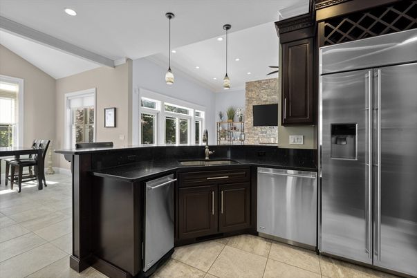 Dining room, Interior, Kitchen, Pendant Lights, Recessed Lighting, Stainless Steel Appliances