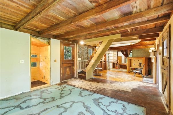 Empty room, Interior, Wooden Beams, Wooden Ceilings, Wood Texture Flooring