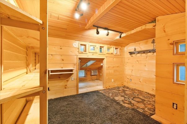 Empty room, Interior, Wooden Beams, Wooden Ceilings, Wooden Walls