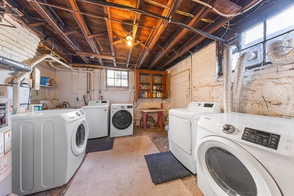 Interior, Washer, Wooden Beams, Wooden Ceilings