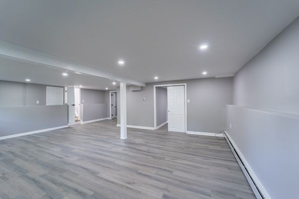 Empty room, Interior, Recessed Lighting, Wood Texture Flooring