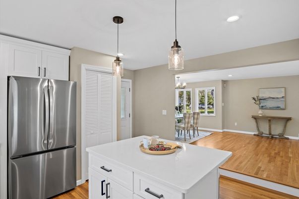 Dining room, Interior, Kitchen, Pendant Lights, Recessed Lighting, Wood Texture Flooring