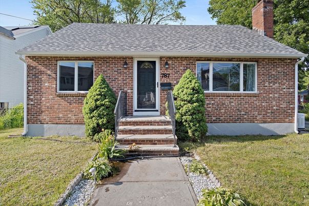 Exterior, Facade, Brick Facade, Cape Cod
