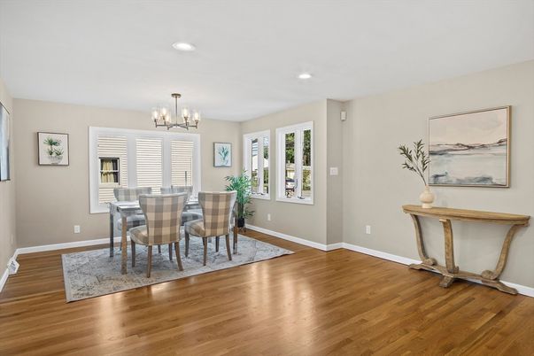 Chandelier, Dining room, Interior, Recessed Lighting, Wood Texture Flooring