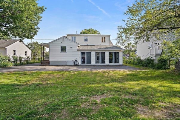 Backyard, Exterior, Facade, Split Level