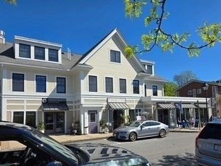 Exterior, Facade, Rowhouse