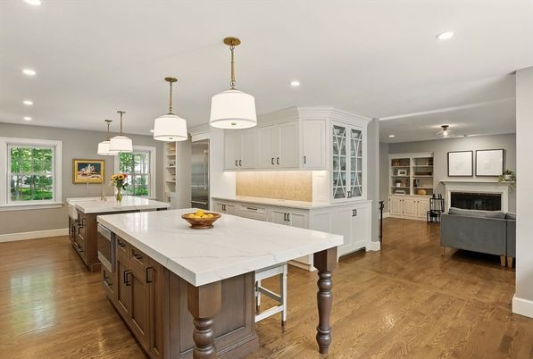 Fireplace, Interior, Kitchen, Pendant Lights, Recessed Lighting, Wood Texture Flooring