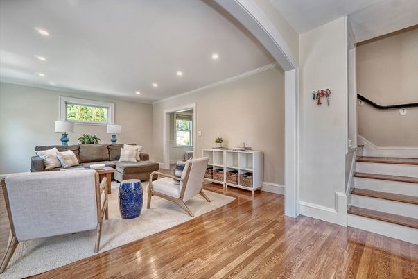 Interior, Living room, Recessed Lighting, Wood Texture Flooring