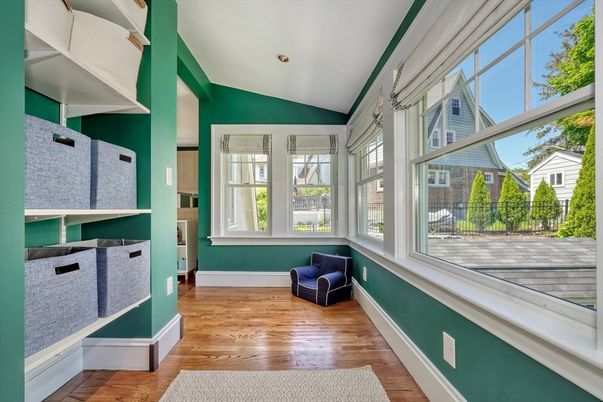 Interior, Recessed Lighting, Sun Room, Wood Texture Flooring