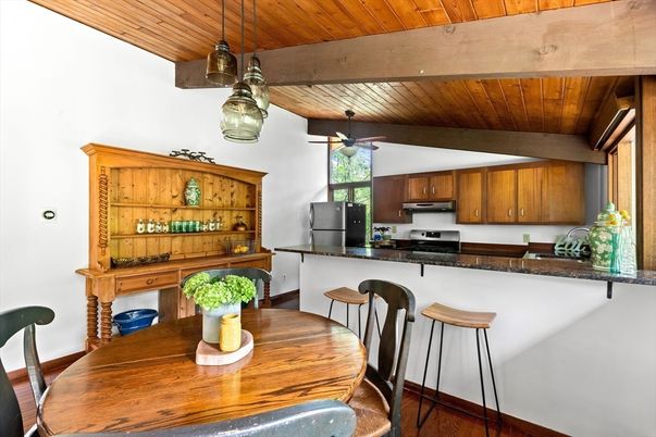 Dining room, Interior, Kitchen, Pendant Lights, Wooden Beams, Wooden Ceilings, Wood Texture Flooring