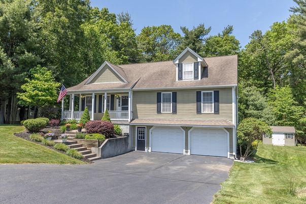 Attached, Exterior, Facade, Raised Ranch