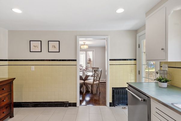 Dining room, Interior, Kitchen, Recessed Lighting, Wood Texture Flooring