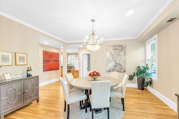 Chandelier, Dining room, Interior, Recessed Lighting, Wood Texture Flooring