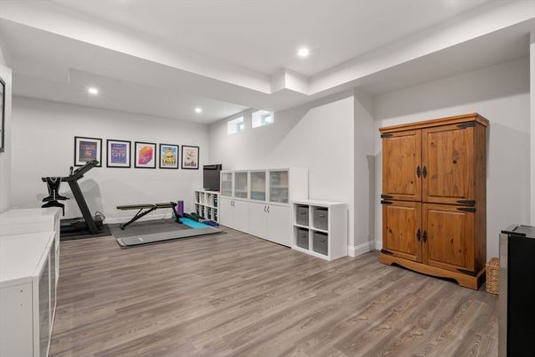 Fitness Equipment, Interior, Recessed Lighting, Wood Texture Flooring