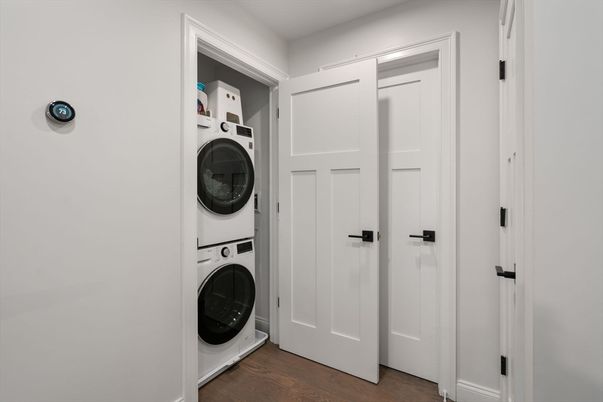 Interior, Utility Closets, Washer, Wood Texture Flooring