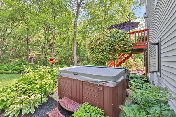 Exterior, Hot Tub