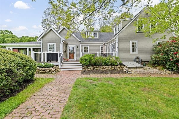 Backyard, Exterior, Facade, Cape Cod