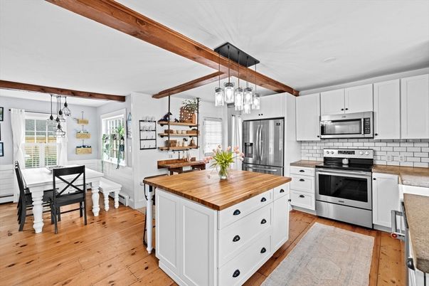 Chandelier, Dining room, Interior, Kitchen, Pendant Lights, Stainless Steel Appliances, Wooden Beams, Wood Texture Flooring