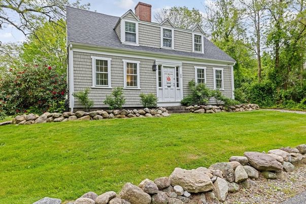 Backyard, Exterior, Facade, Cape Cod
