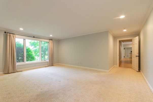 Empty room, Interior, Recessed Lighting