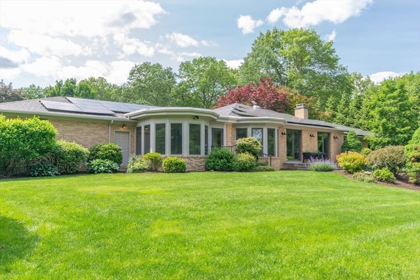 Backyard, Exterior, Facade, Brick Facade, Solar Panels, Ranch