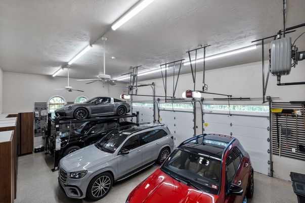 Garage, Interior