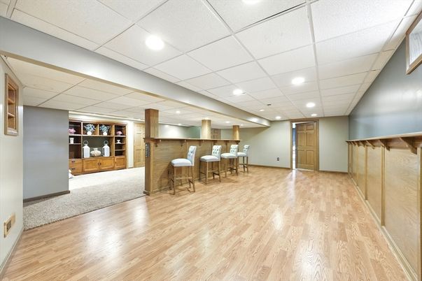 Interior, Recessed Lighting, Wood Texture Flooring