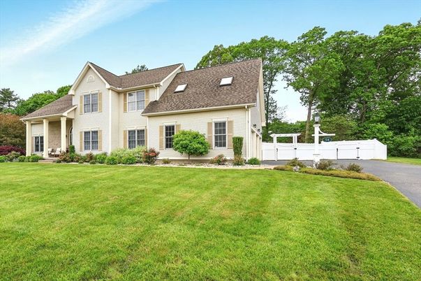Backyard, Exterior, Facade, Farmhouse