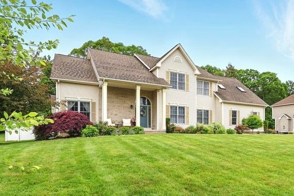 Backyard, Exterior, Facade, Brick Facade, Farmhouse