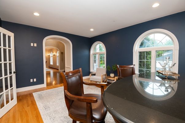 Interior, Recessed Lighting, Wood Texture Flooring