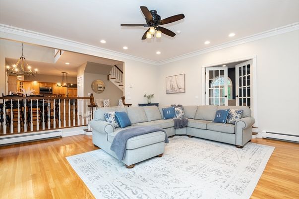 Chandelier, Interior, Kitchen, Living room, Pendant Lights, Recessed Lighting, Wood Texture Flooring