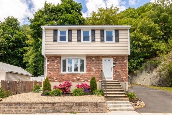 Exterior, Facade, Brick Facade, Raised Ranch