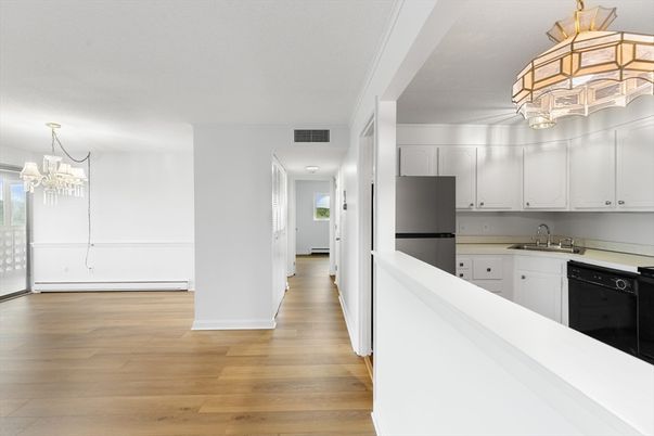 Chandelier, Interior, Kitchen, Wood Texture Flooring