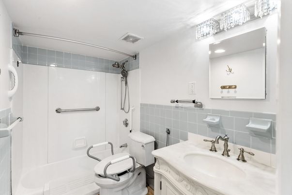 Bathroom, Interior, Recessed Lighting