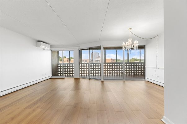 Chandelier, Empty room, Interior, Wood Texture Flooring