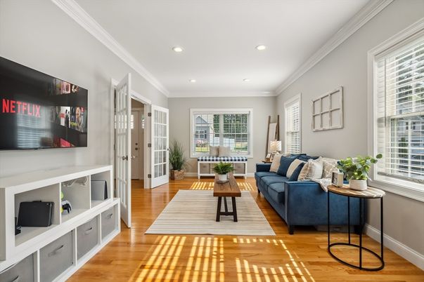 Interior, Living room, Recessed Lighting, Wood Texture Flooring